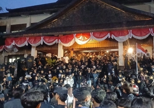 Kota Solo Tunjukkan Cara Demo yang Benar