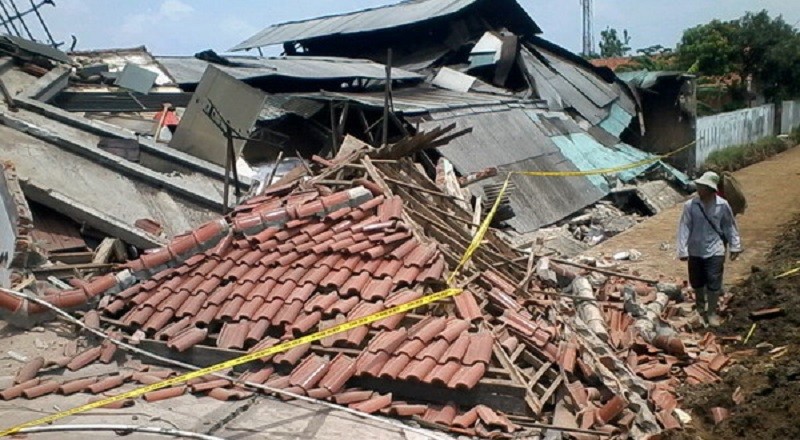 Cuaca Kurang Baik, Tujuh Rumah di Demak Hancur Diterjang Gelombang Tinggi